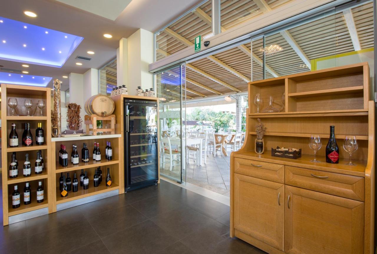 Isida Hotel Agia Marina מראה חיצוני תמונה