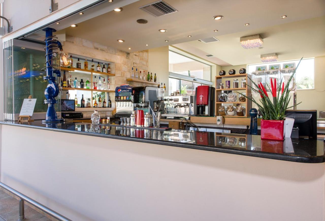 Isida Hotel Agia Marina מראה חיצוני תמונה