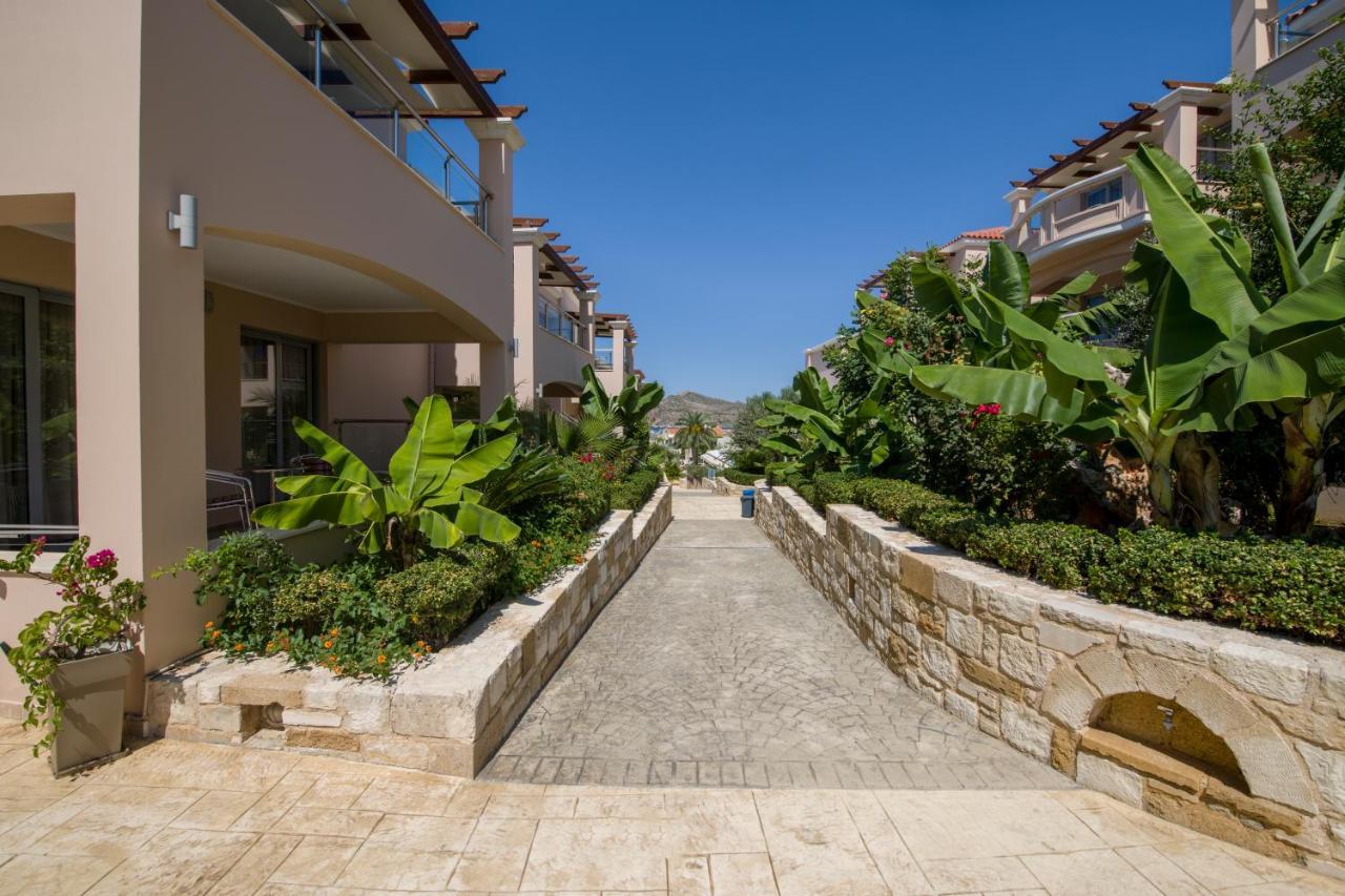 Isida Hotel Agia Marina מראה חיצוני תמונה