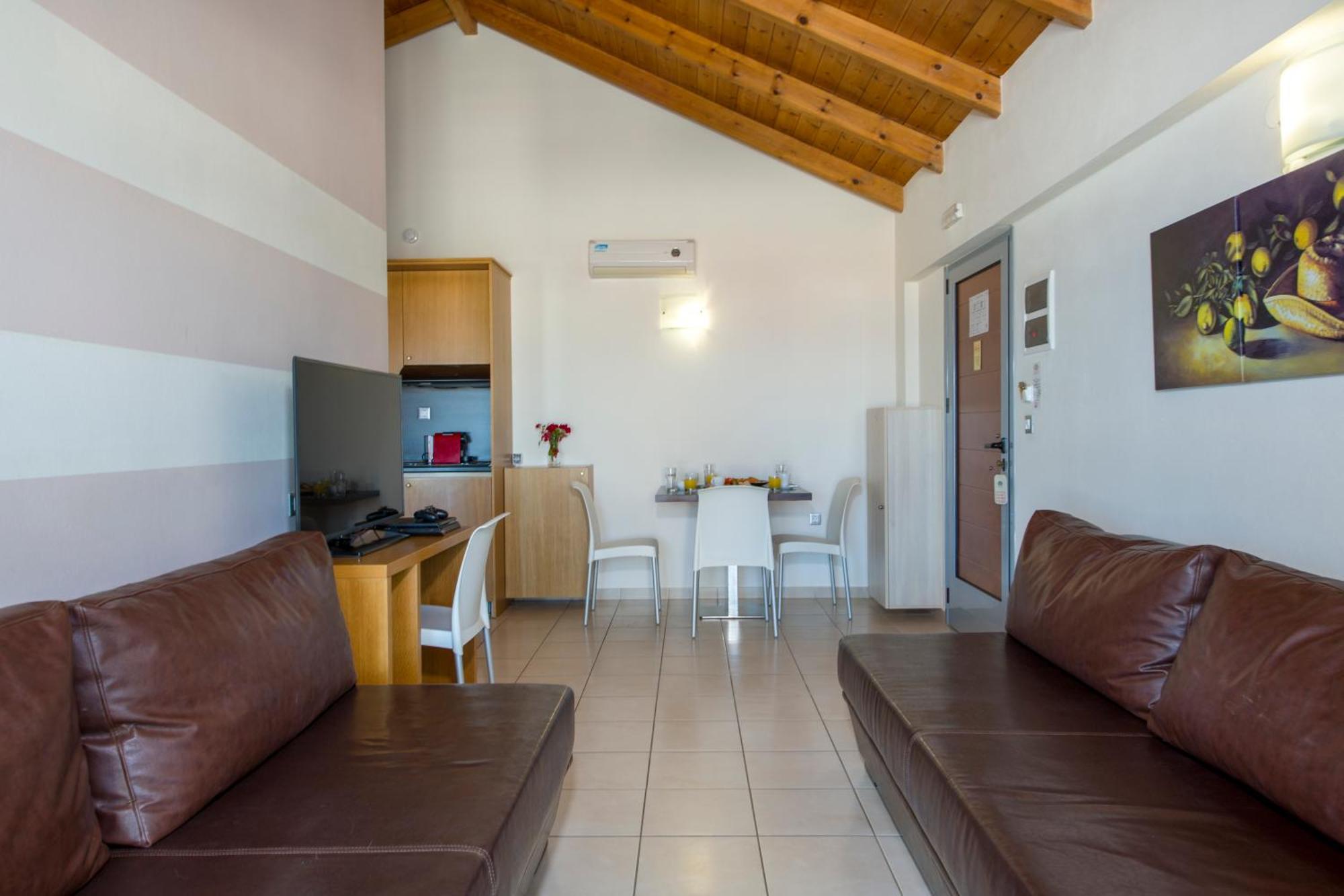 Isida Hotel Agia Marina מראה חיצוני תמונה